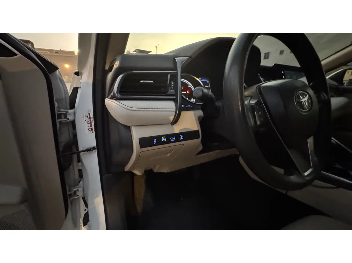 Car image 22