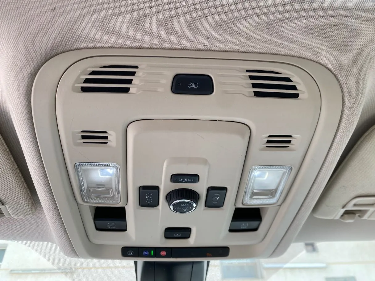 Car image 28