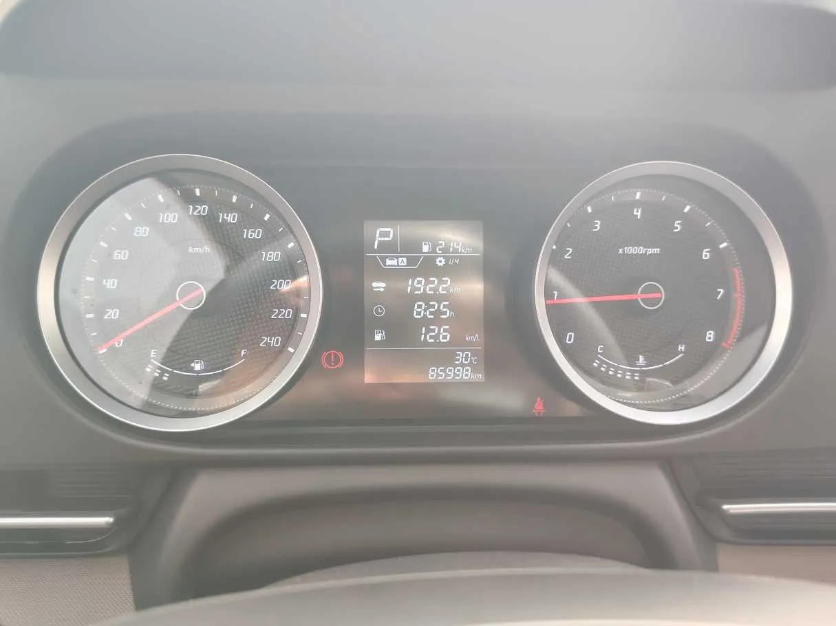 Car image 25