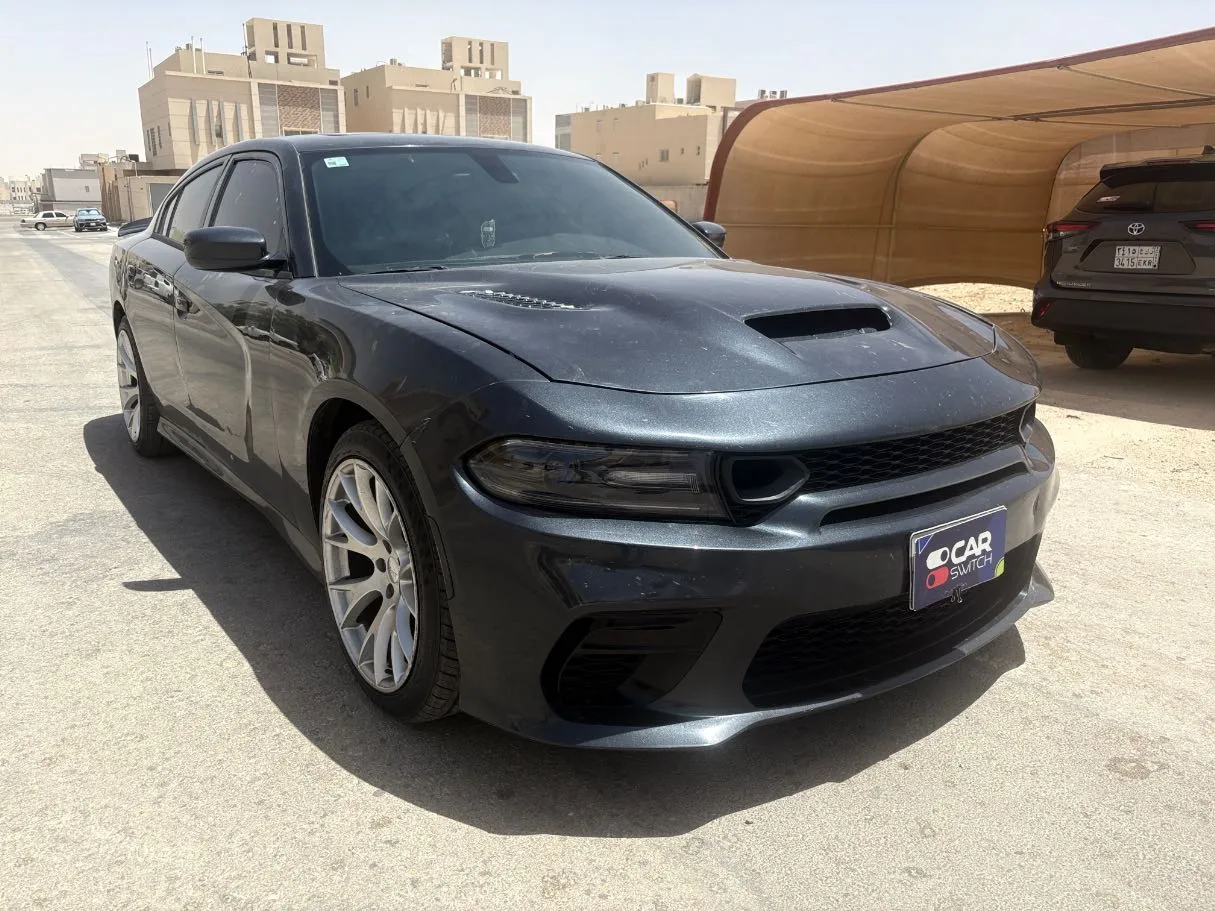 Car image 3