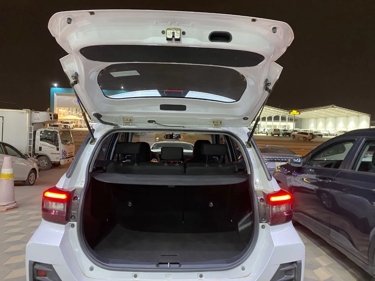 Car image 16