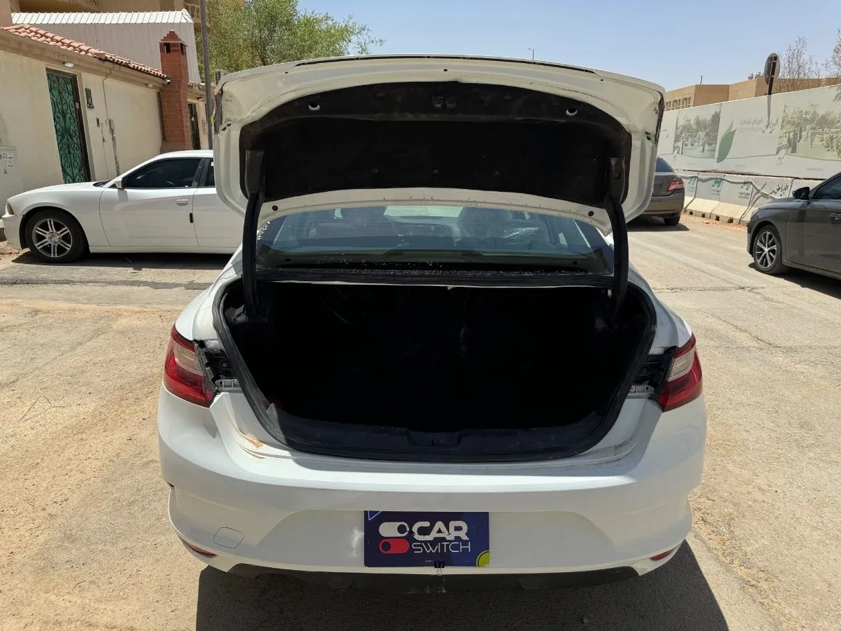 Car image 22