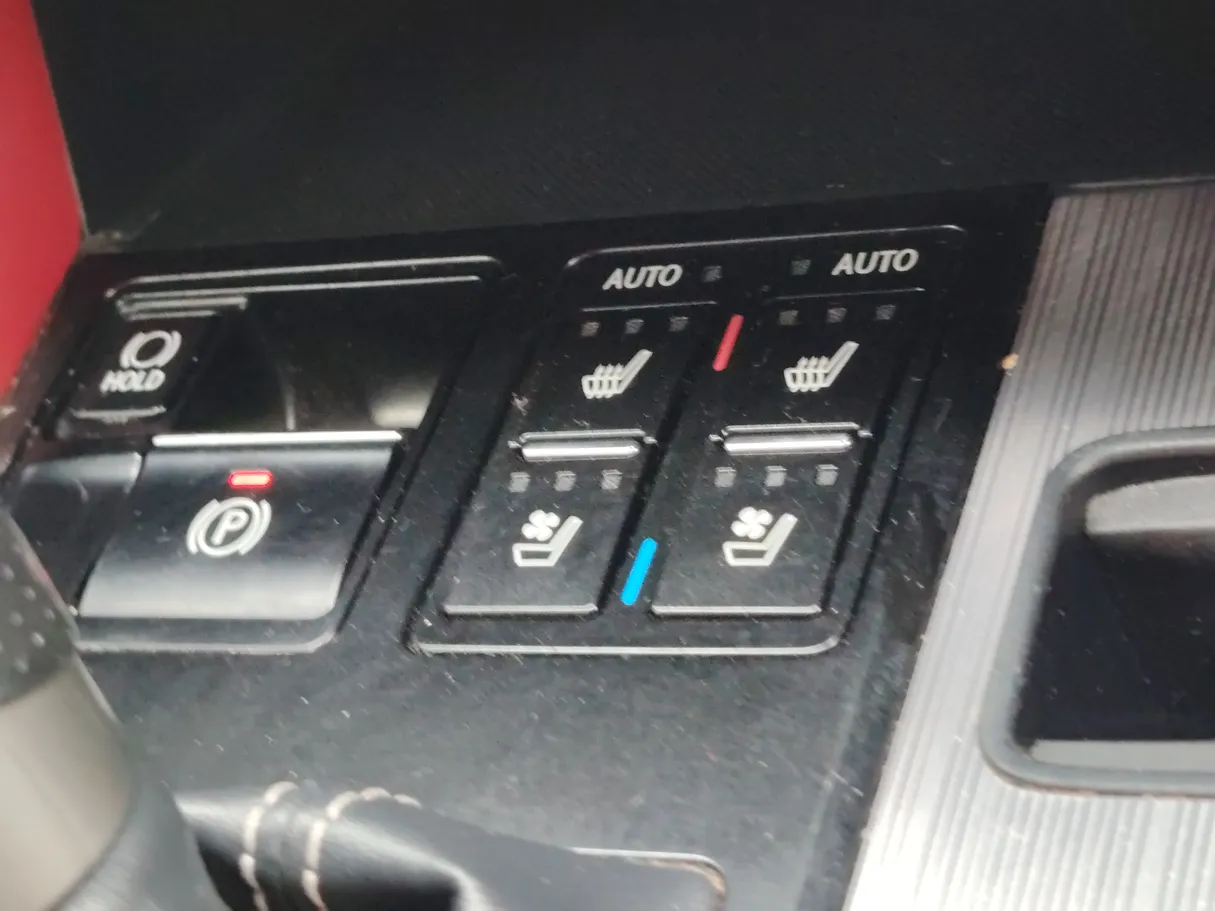Car image 40