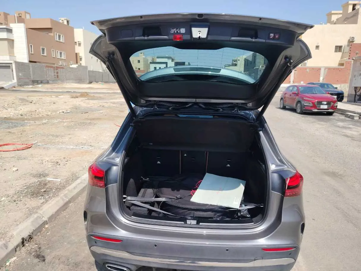 Car image 28