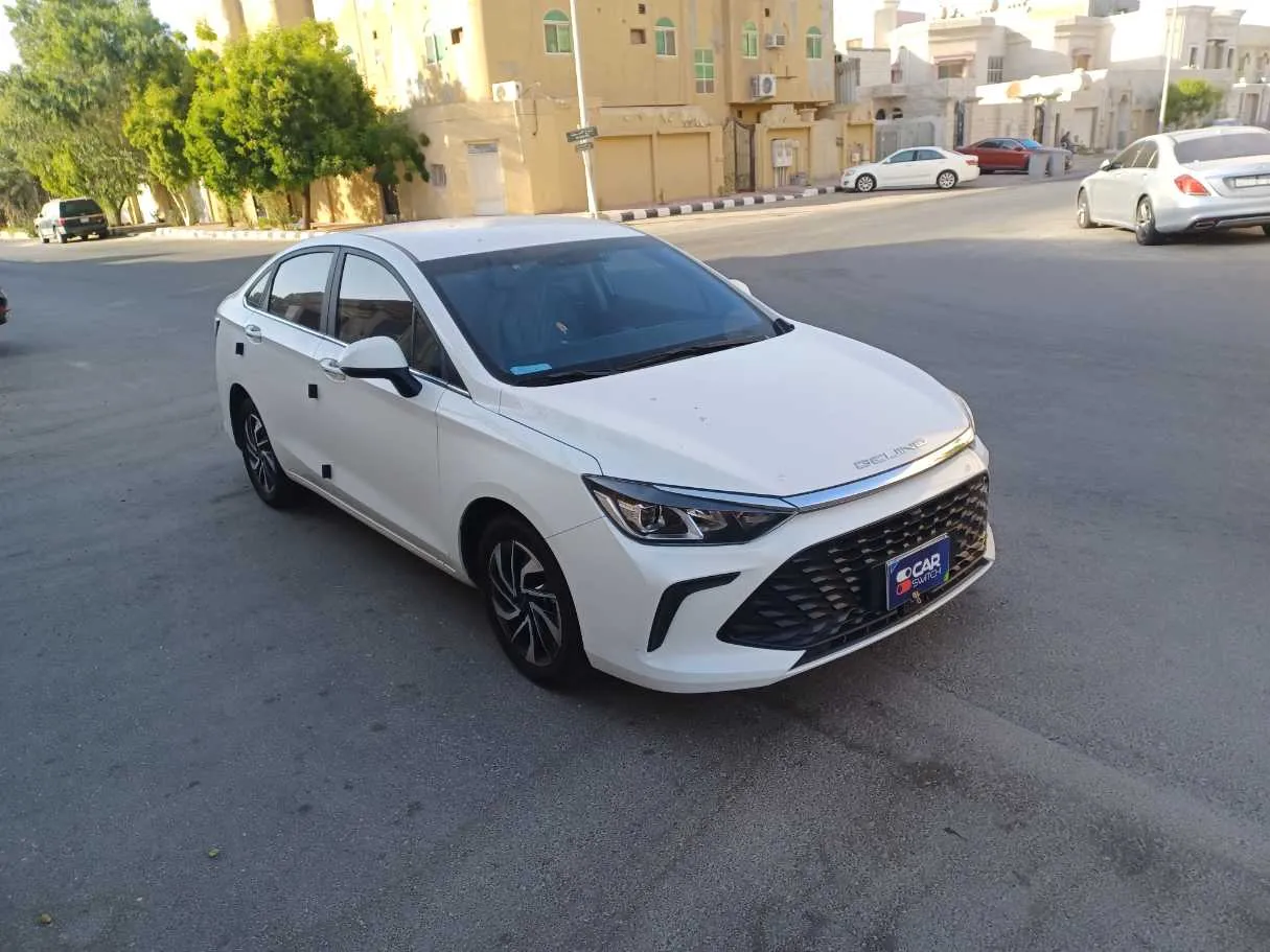 Car image 3