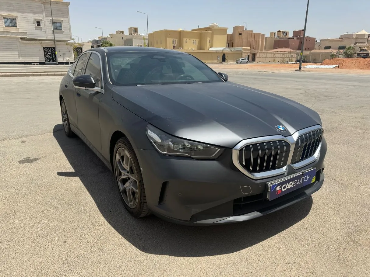 Car image 3