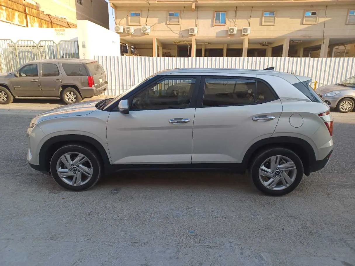 Car image 8