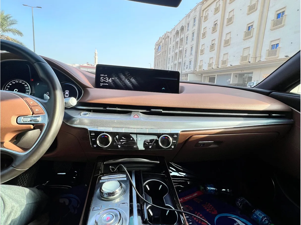 Car image 7