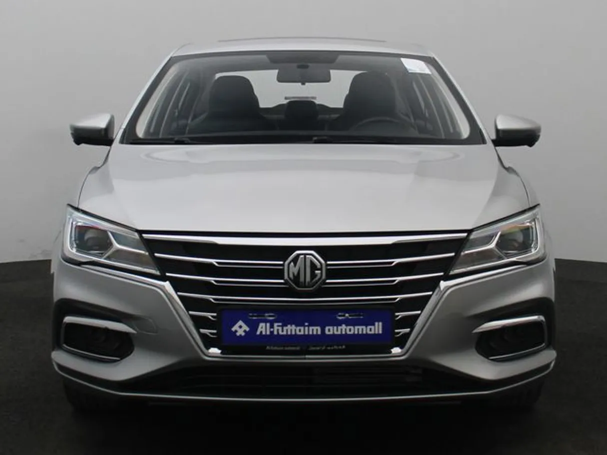 Car image 11