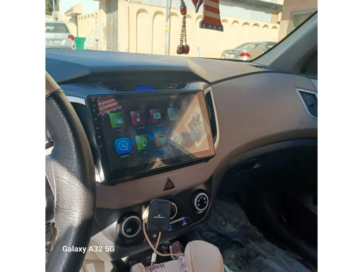 Car image 19