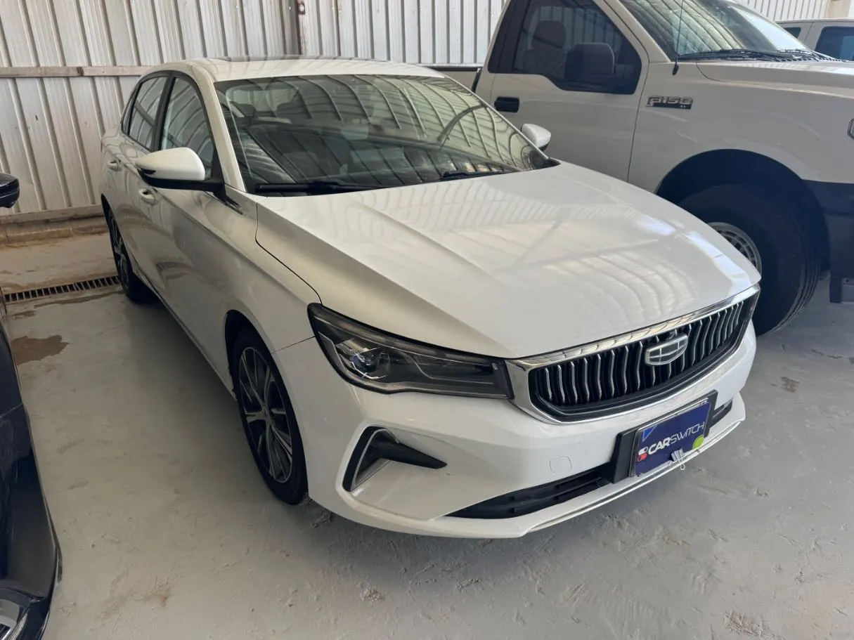 Car image 3