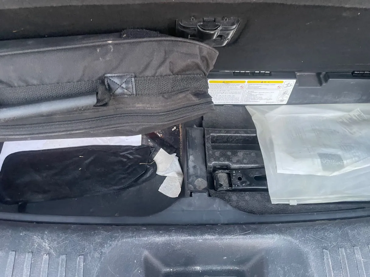 Car image 23