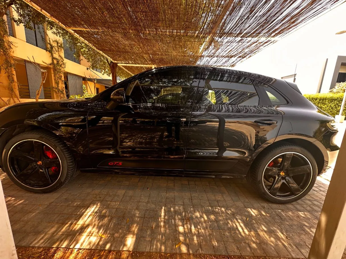 Car image 8