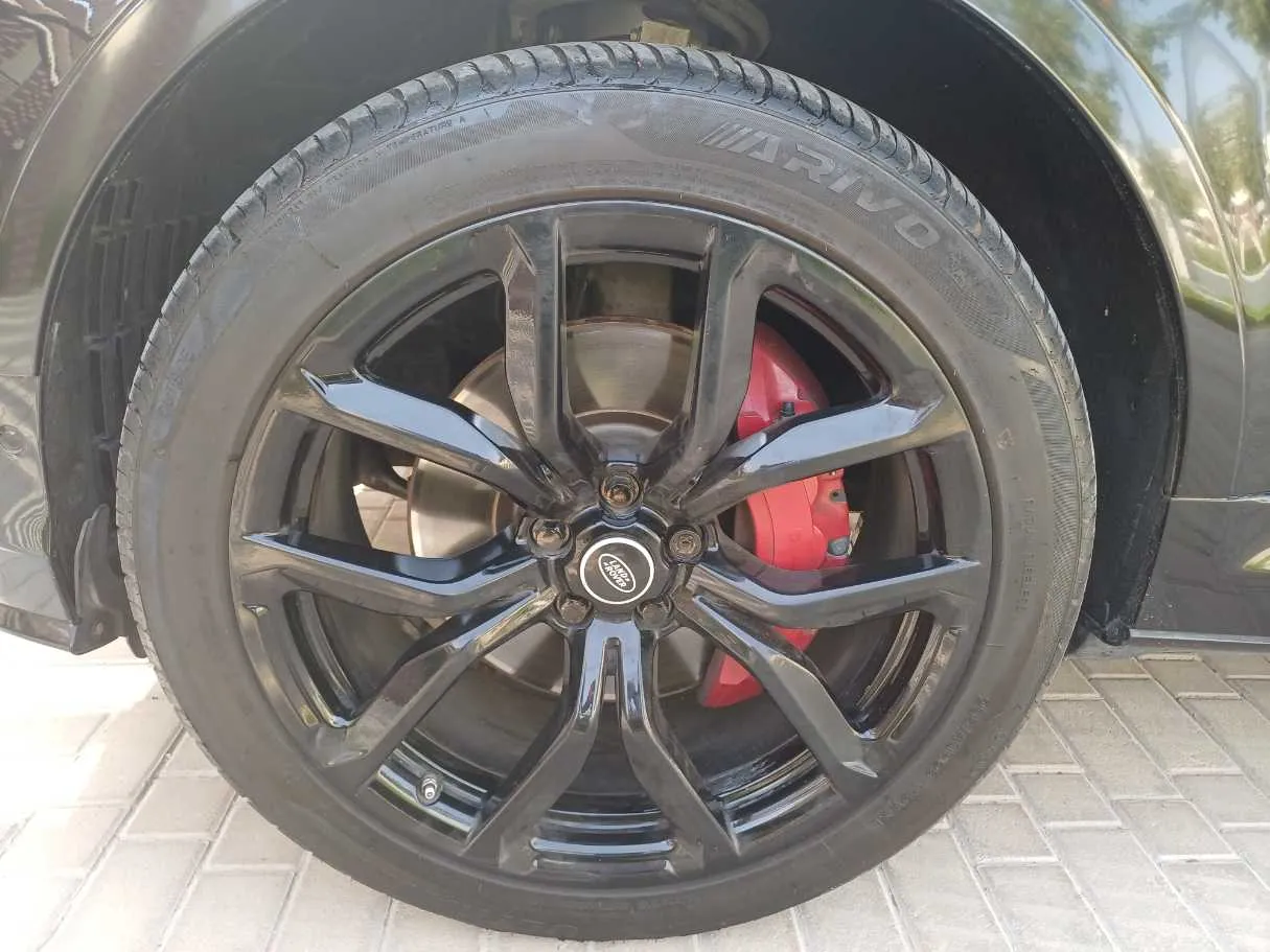 Car image 9