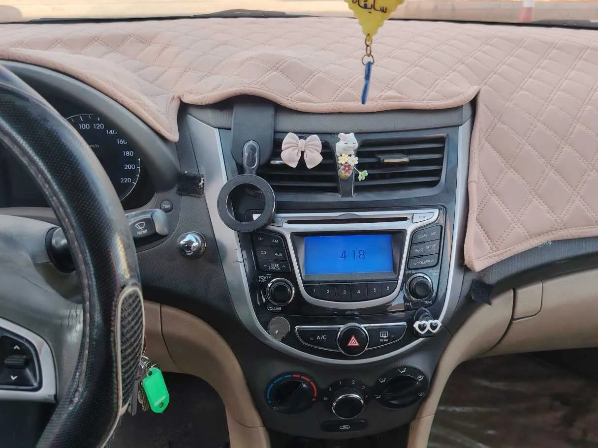Car image 22