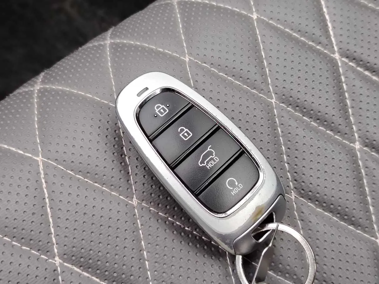 Car image 34