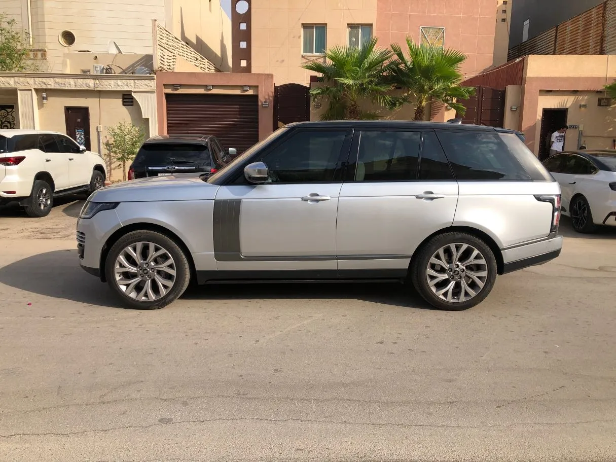 Car image 8
