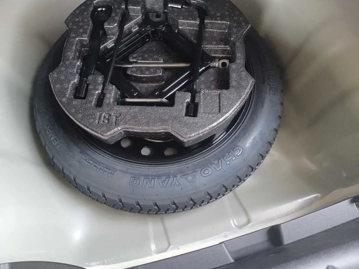 Car image 20