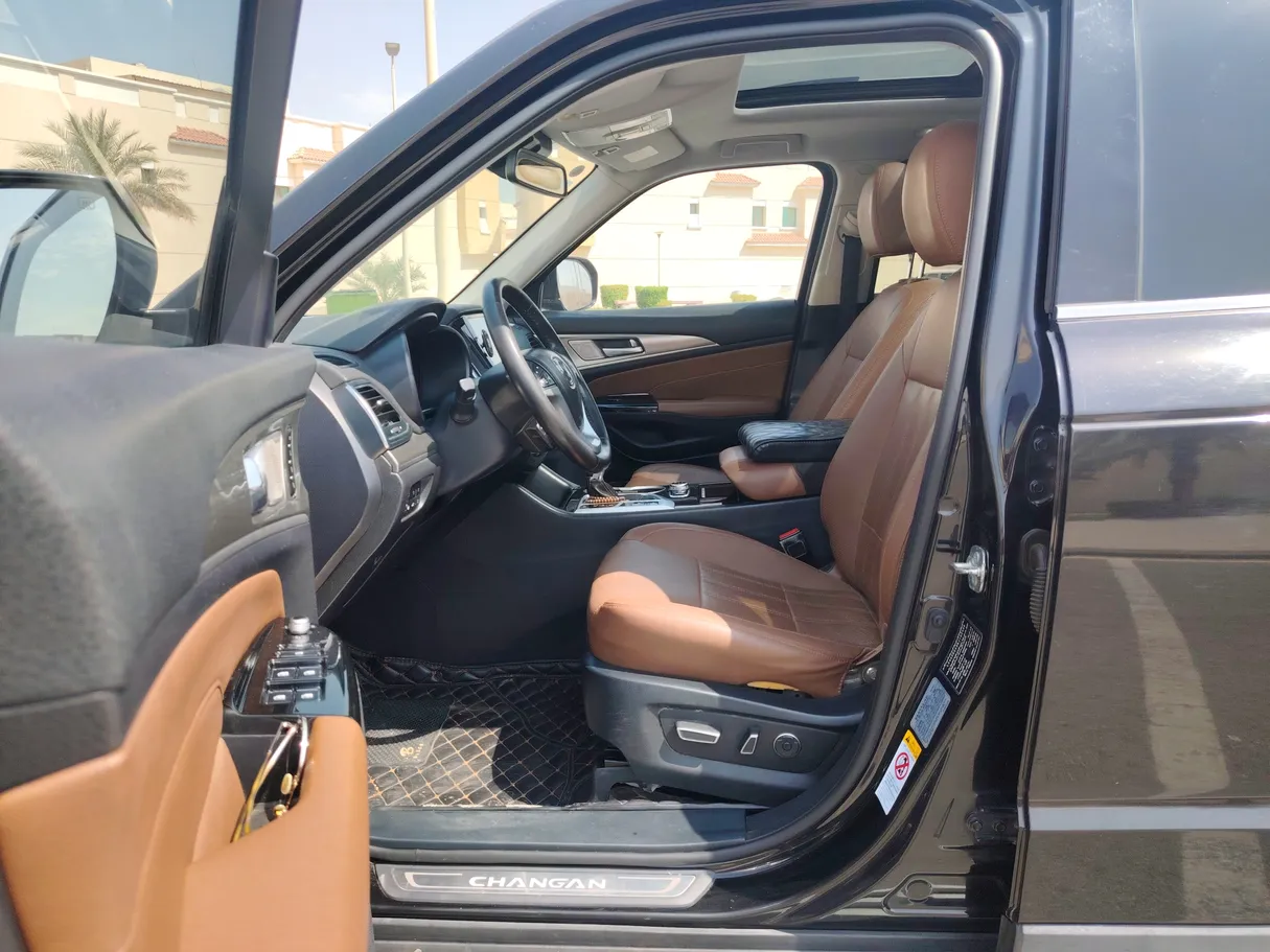 Car image 13