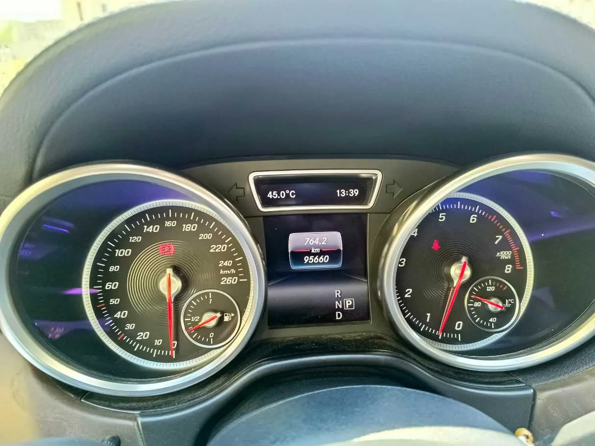 Car image 29