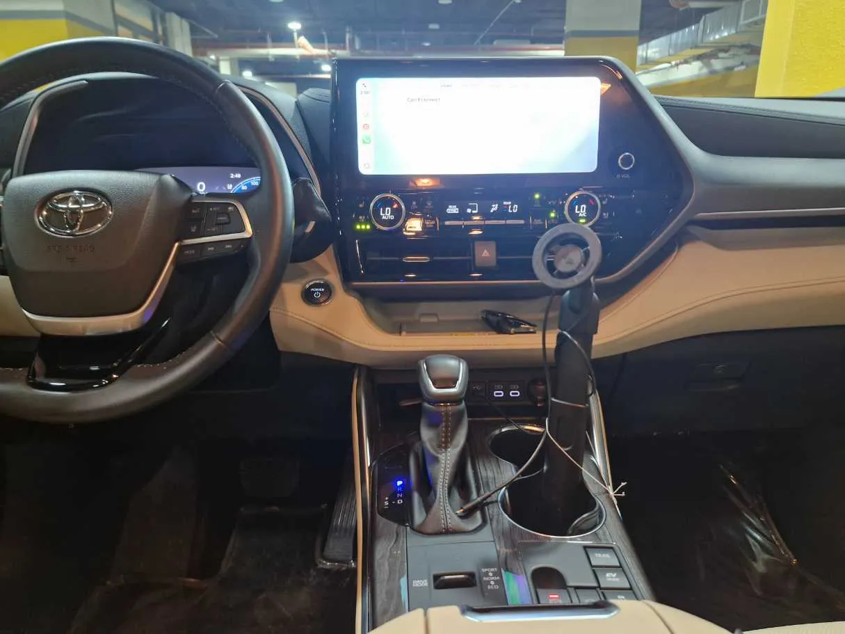 Car image 17