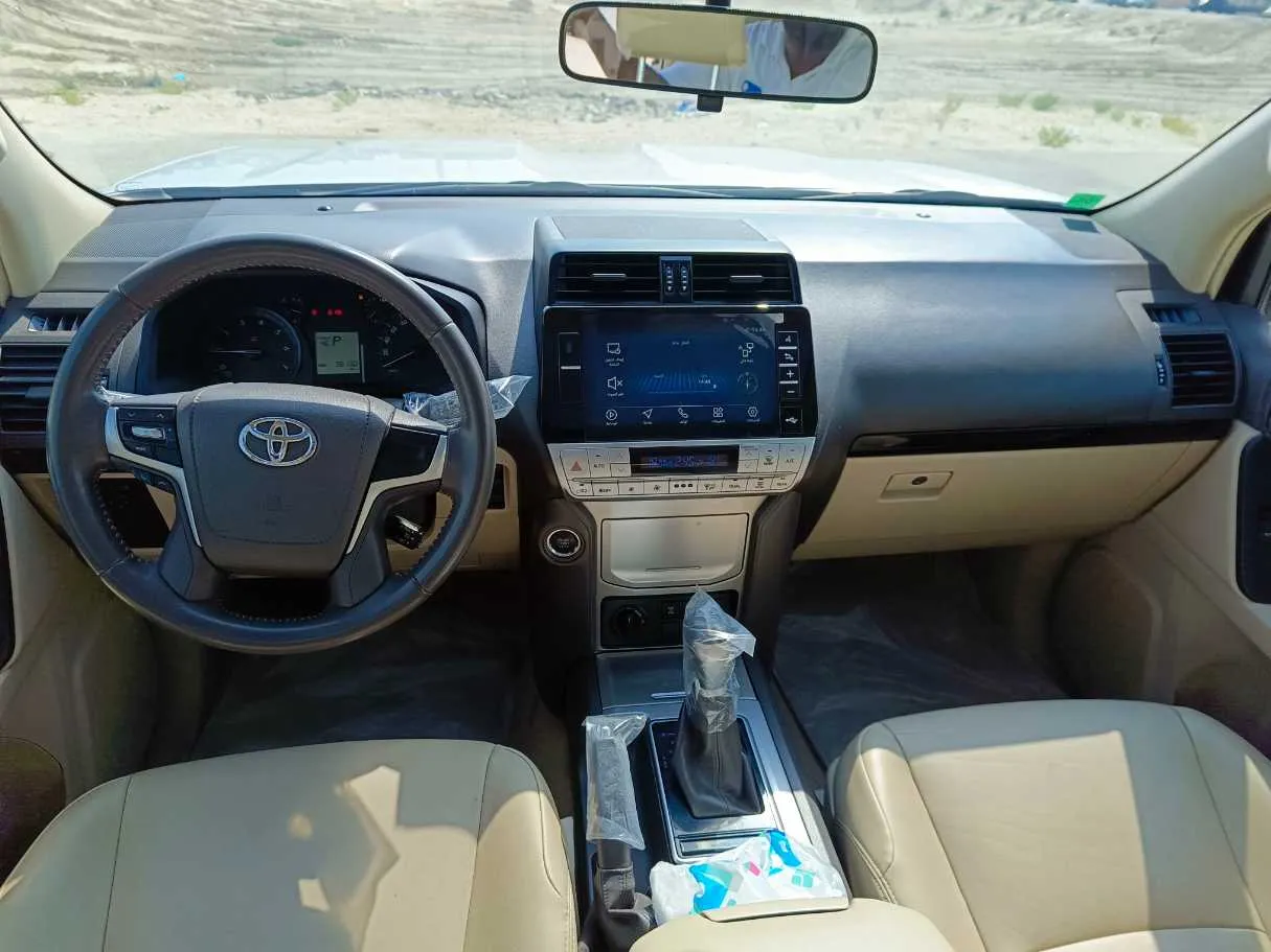 Car image 19