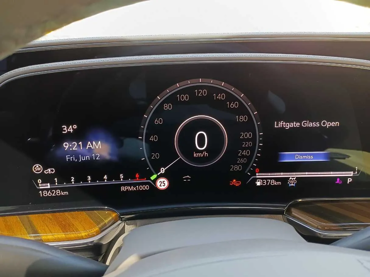 Car image 19