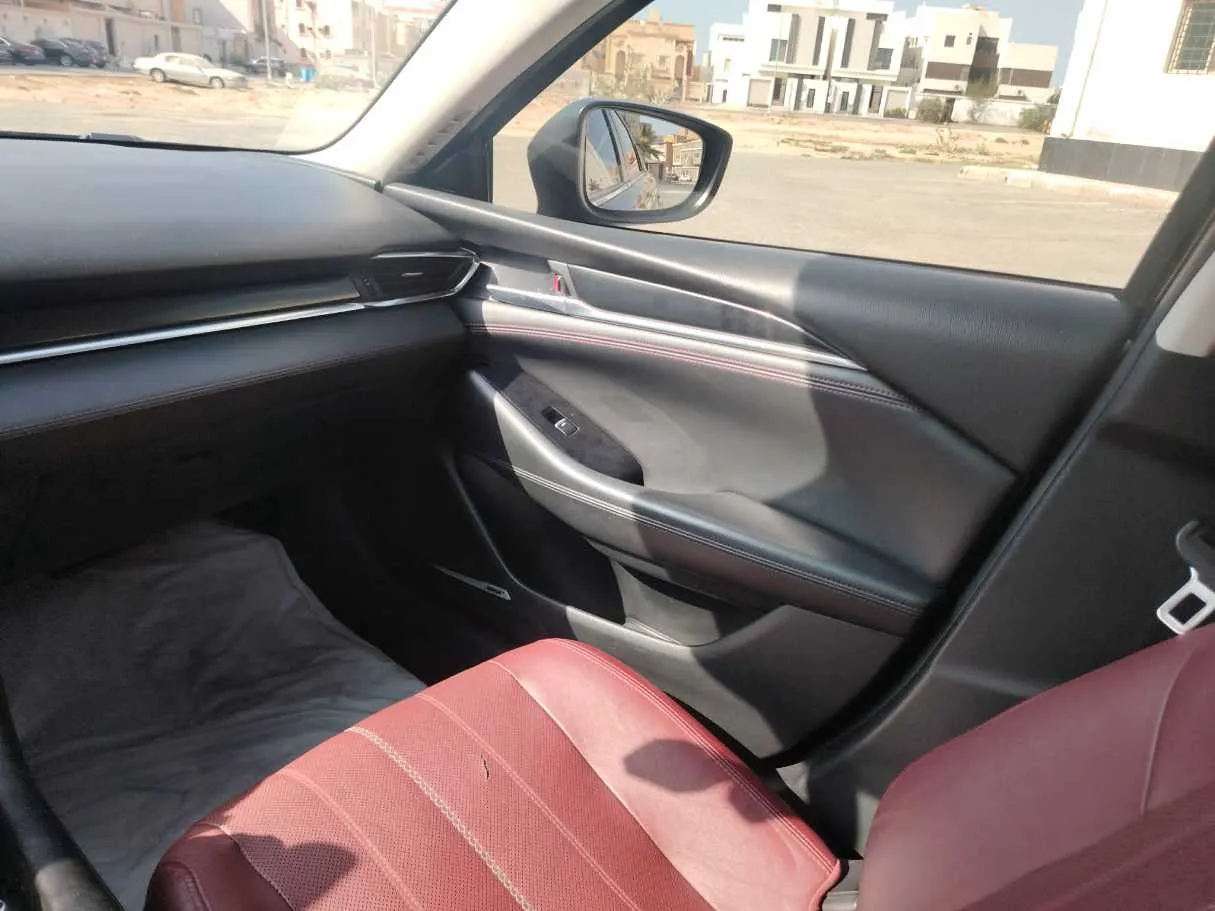Car image 37