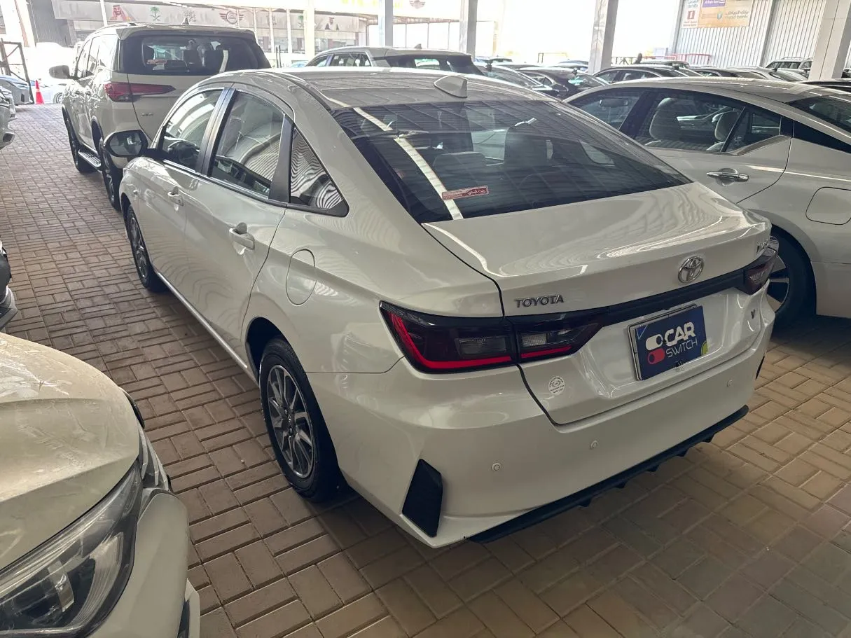 Car image 5