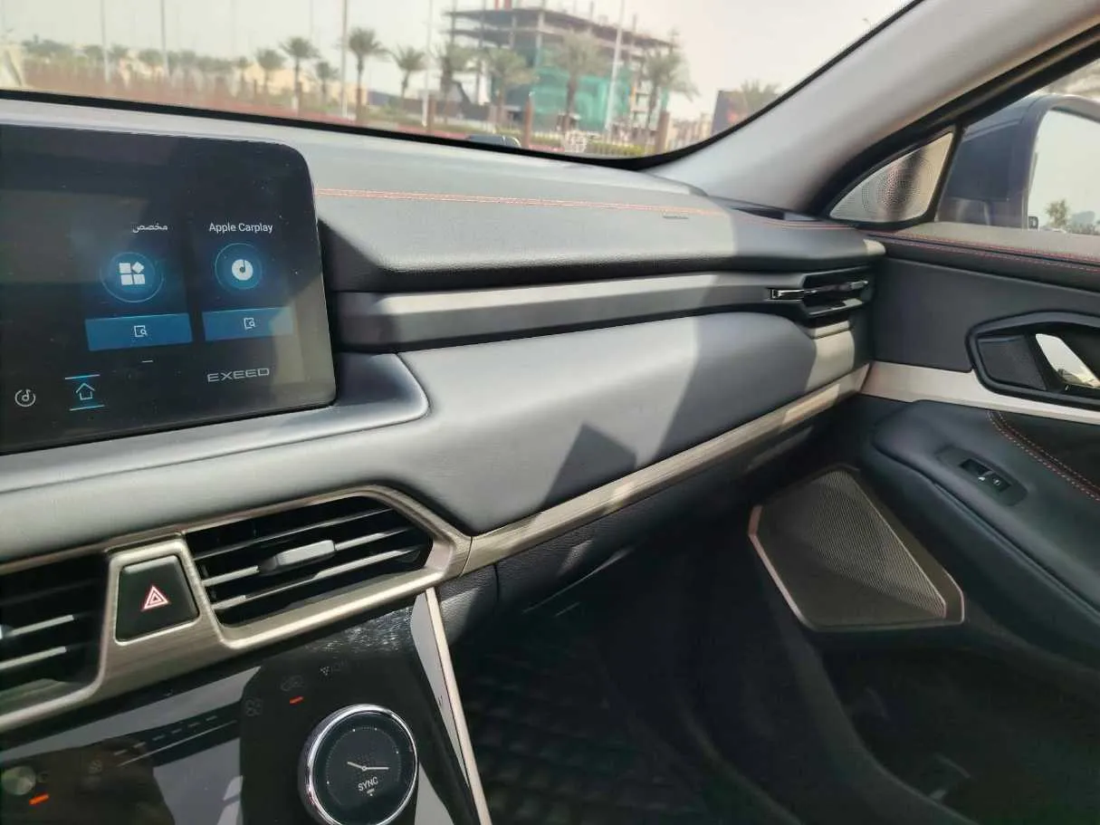 Car image 30