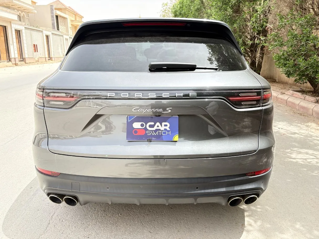 Car image 6