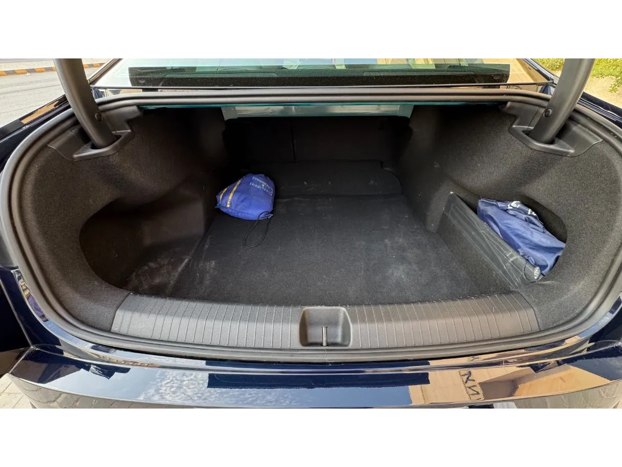 Car image 22