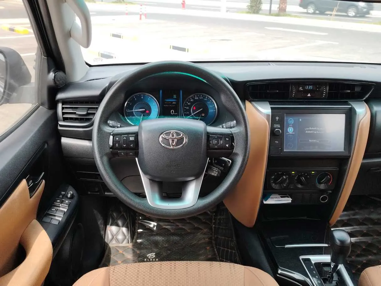 Car image 21