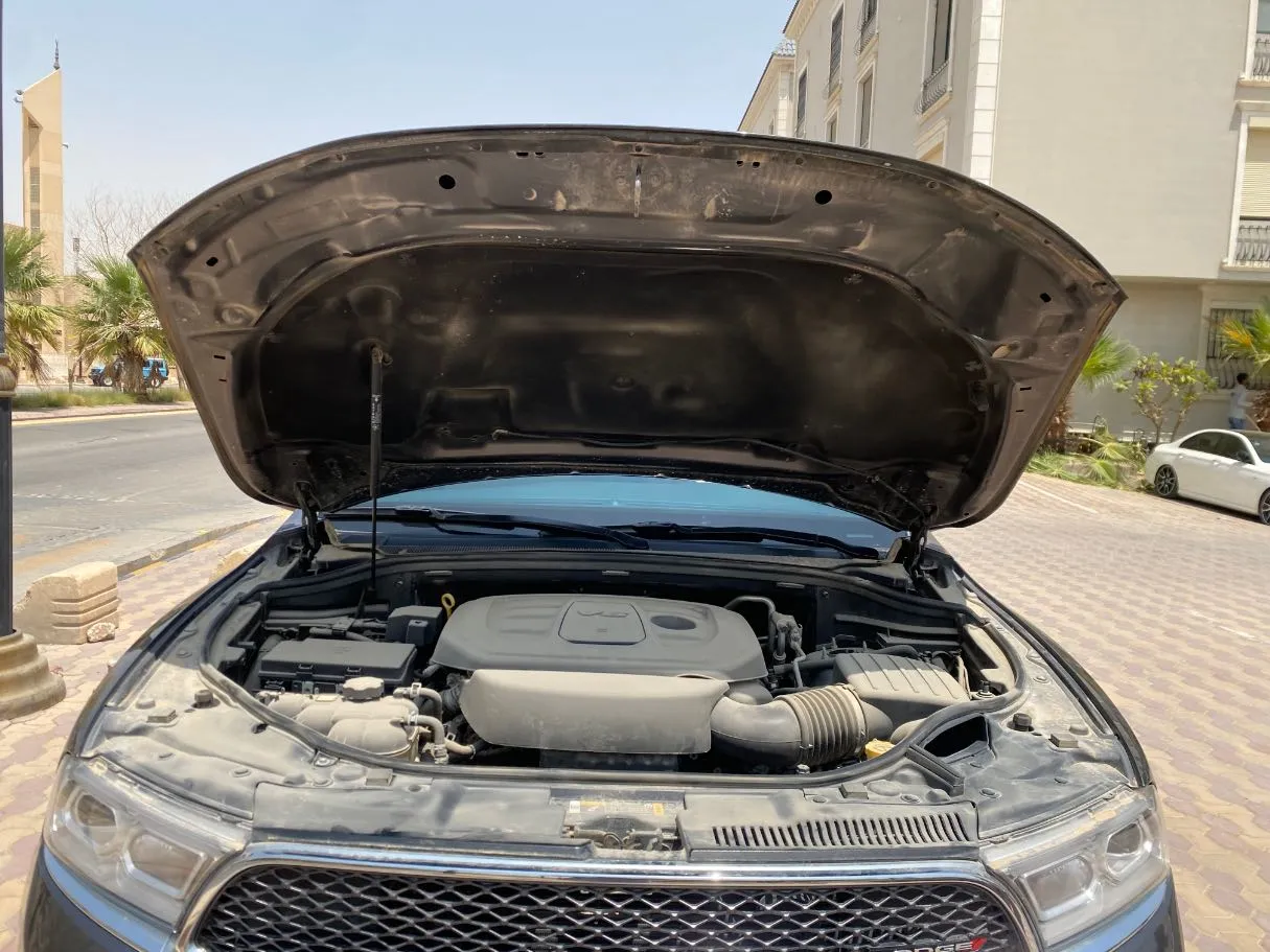 Car image 26