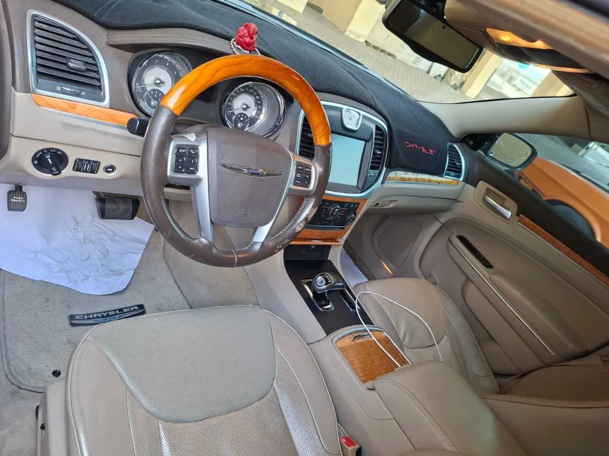 Car image 9