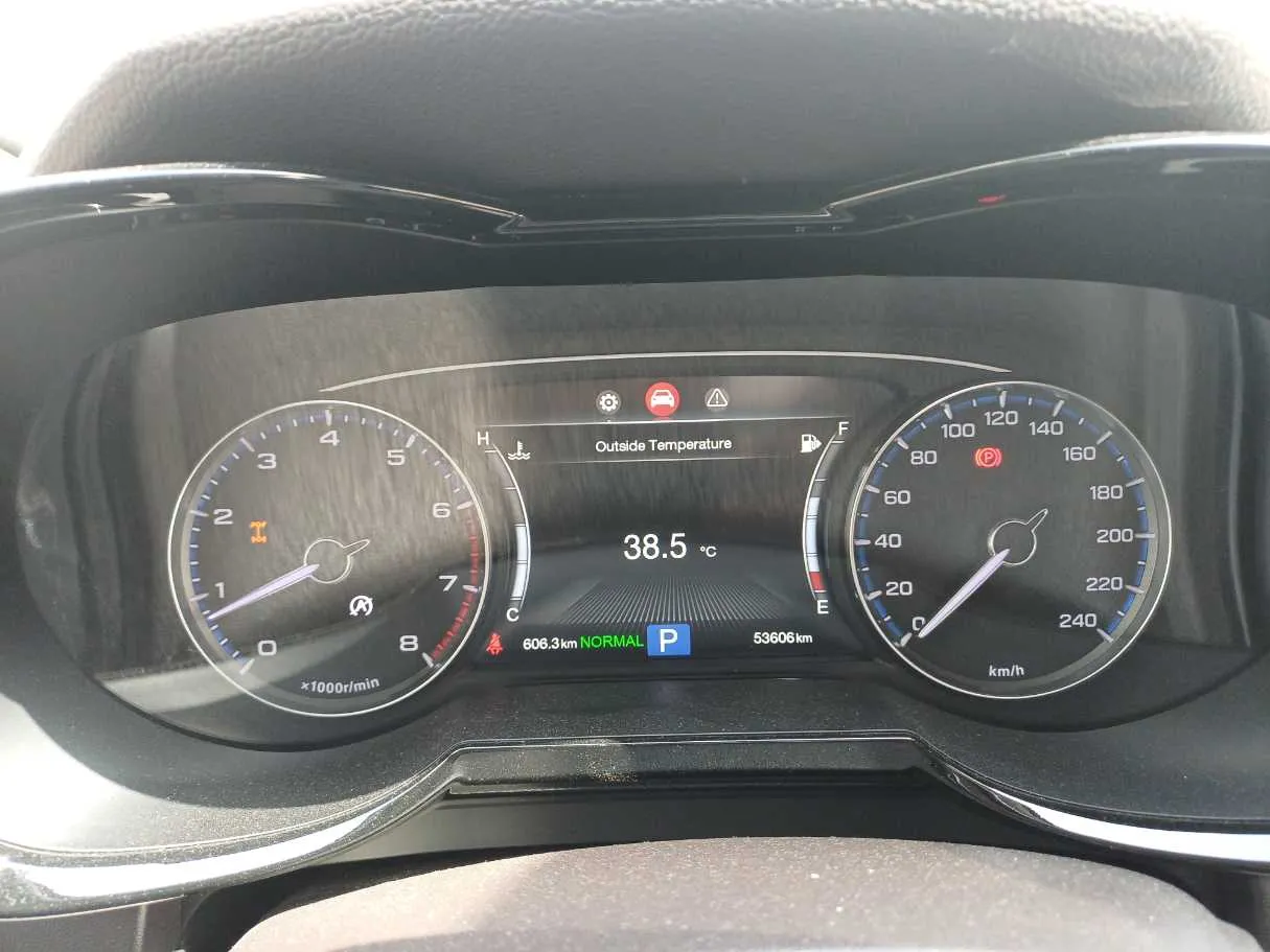 Car image 18