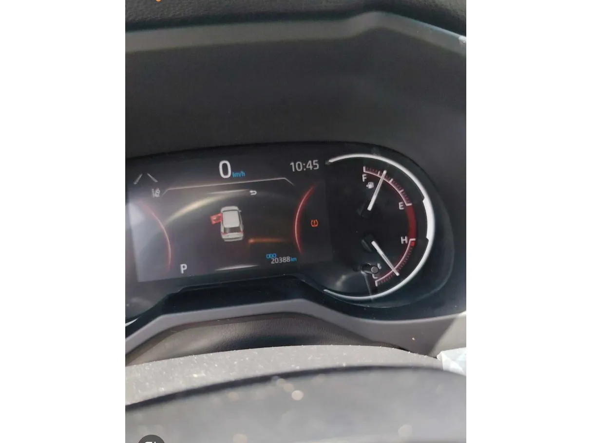 Car image 19