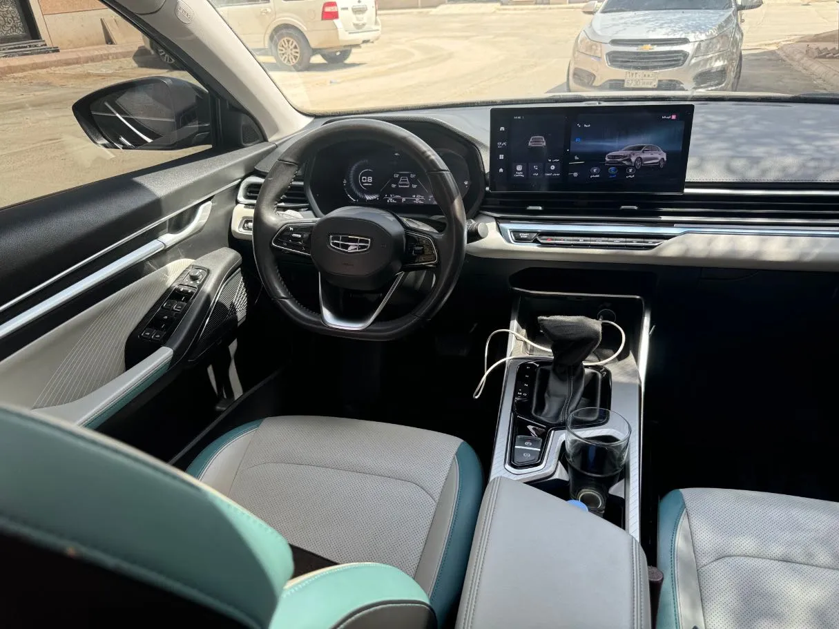 Car image 16