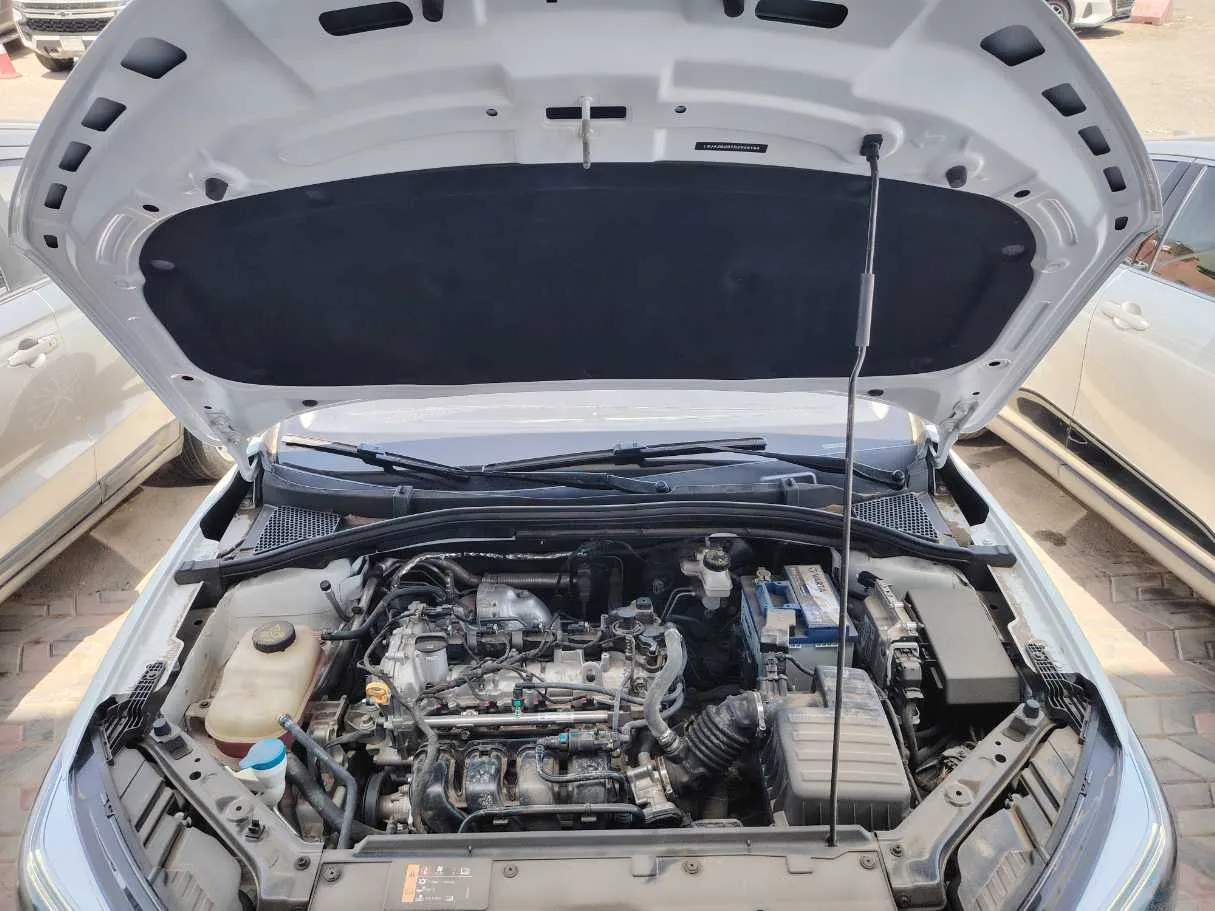 Car image 30