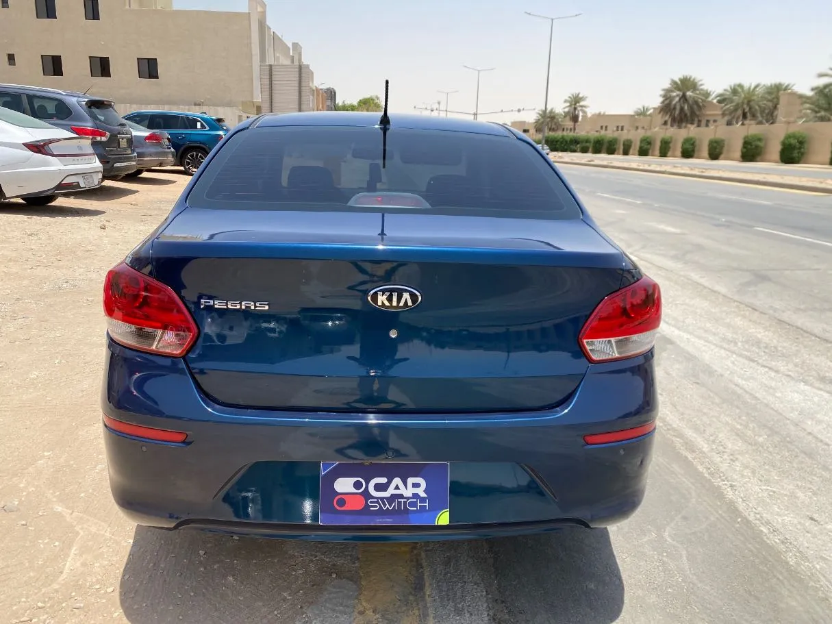 Car image 6