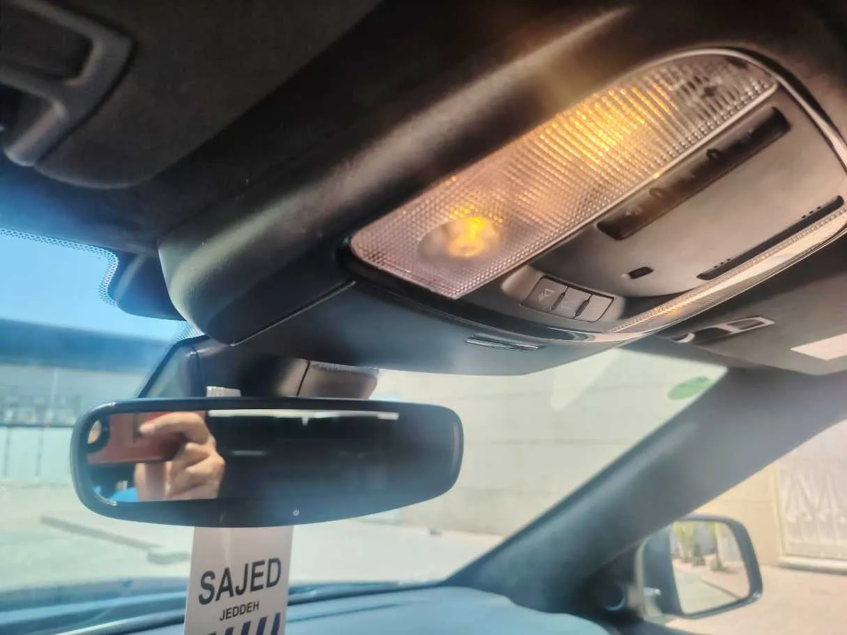 Car image 35