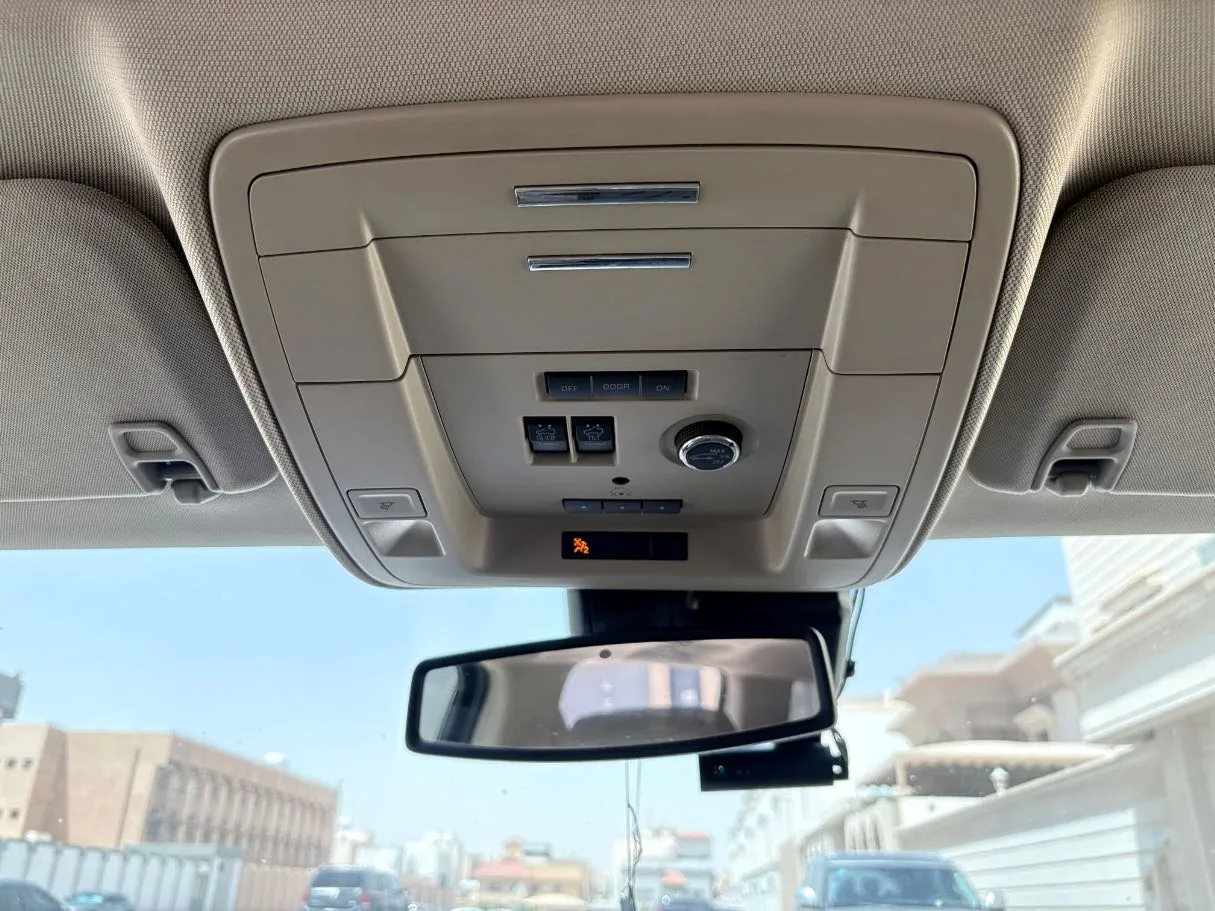 Car image 29
