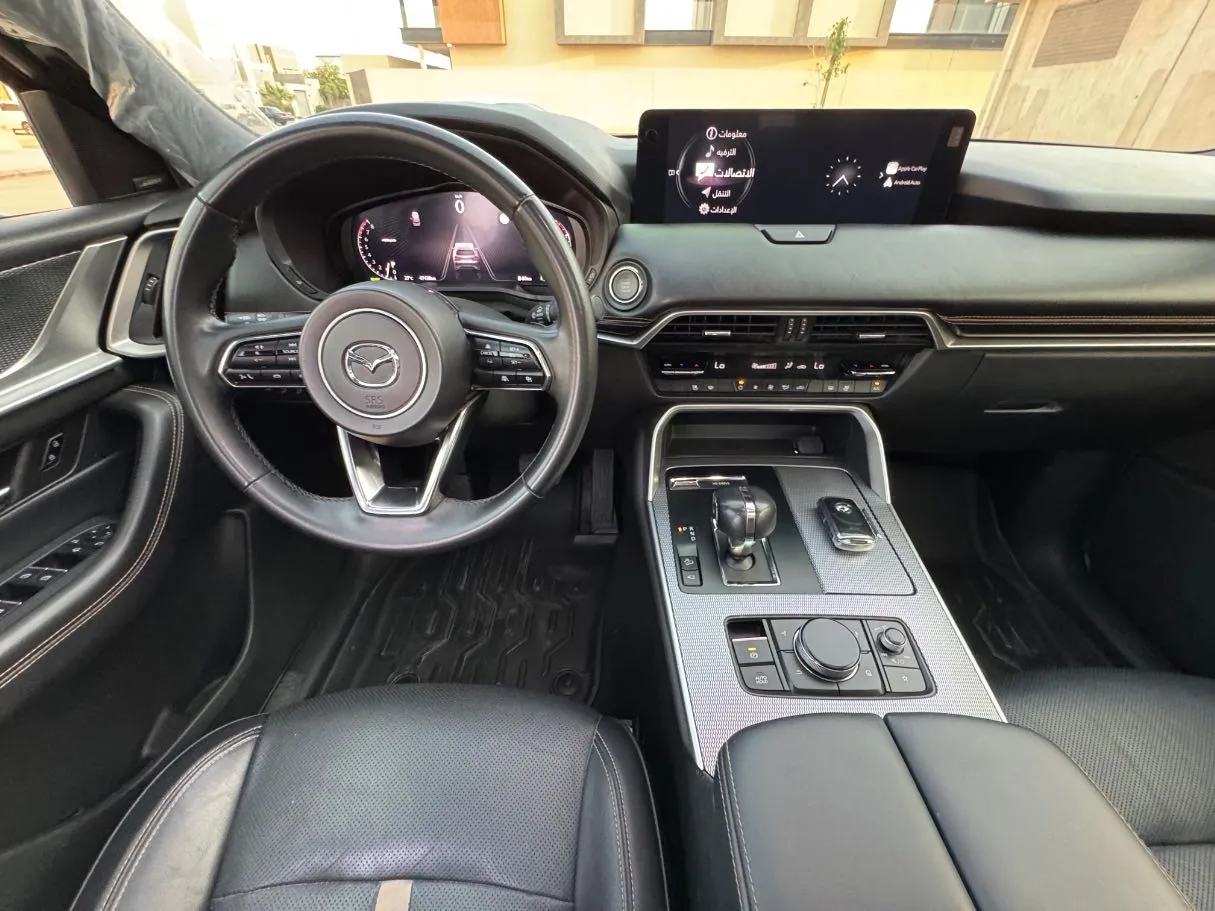 Car image 19