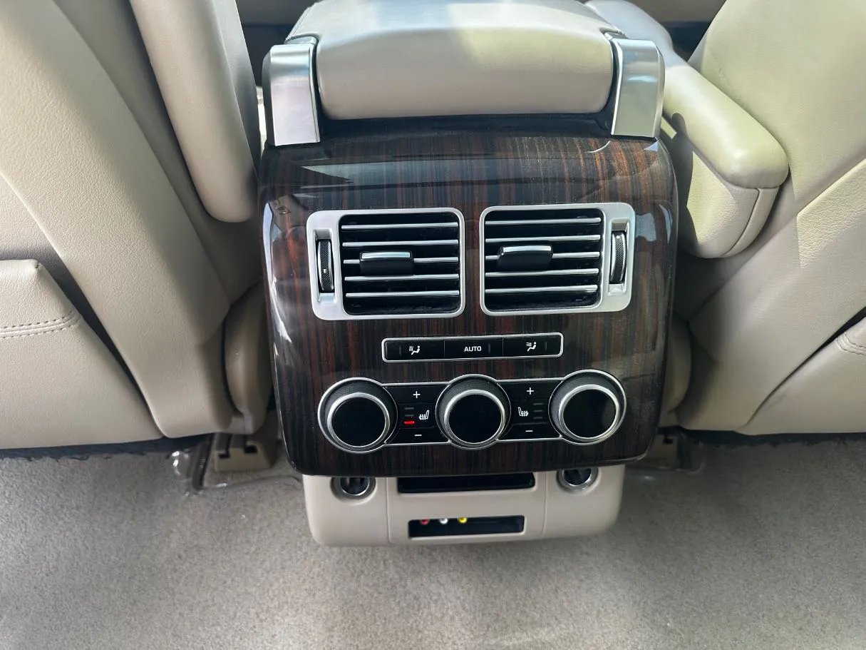 Car image 27