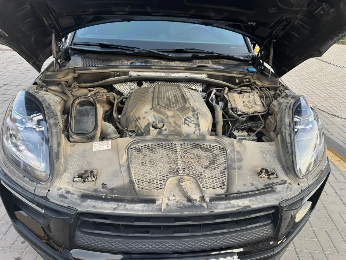 Car image 23