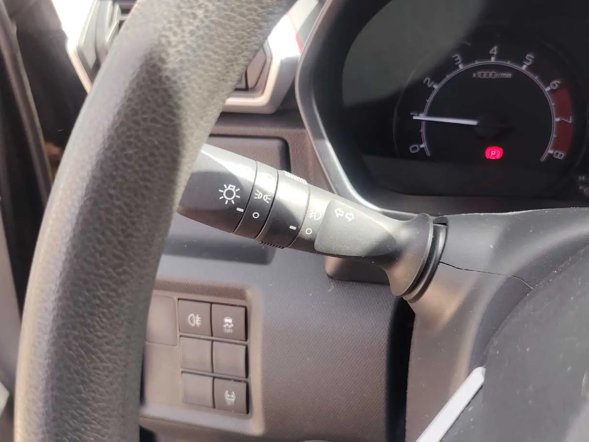 Car image 25