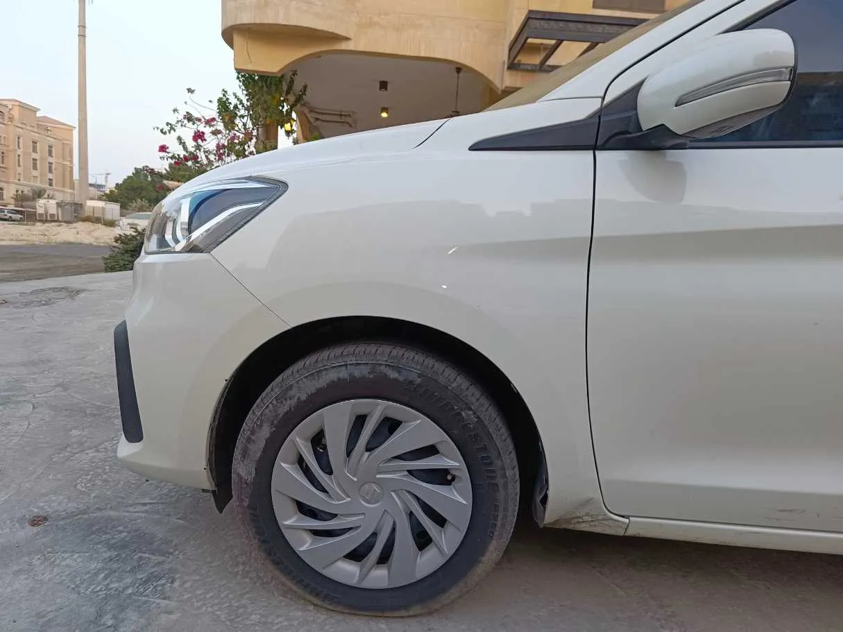 Car image 9