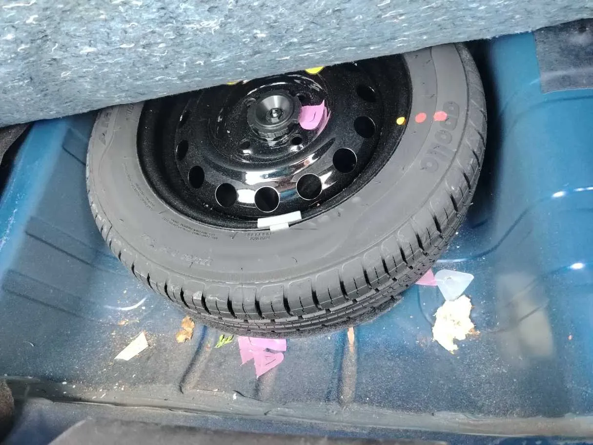Car image 39