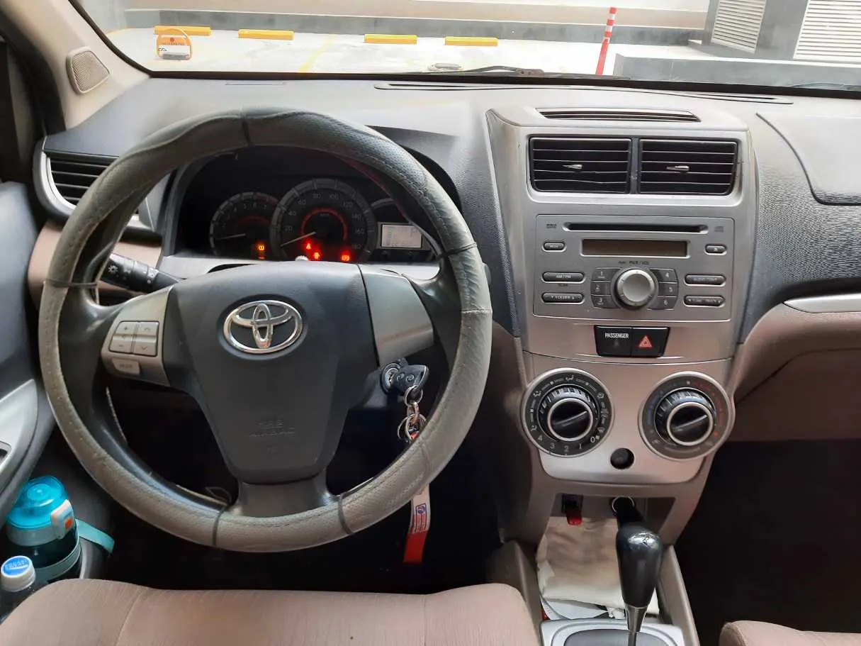 Car image 15