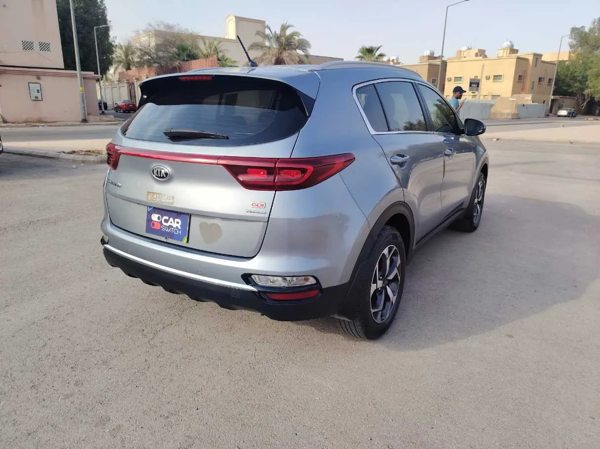 Car image 5